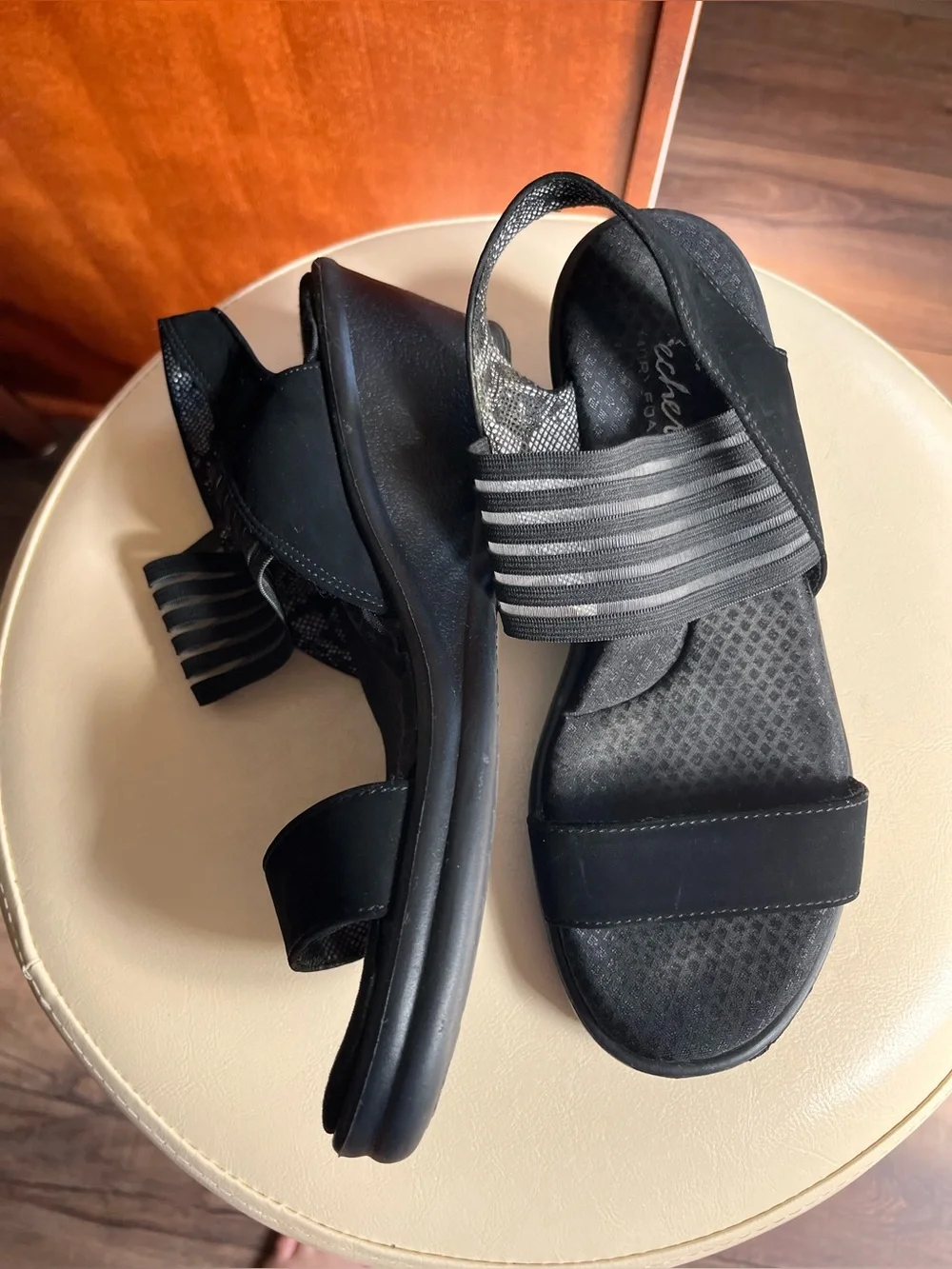 Sketchers Memory foam Black Wedge Heel Sandals! Very comfy and Cute! Size 9!